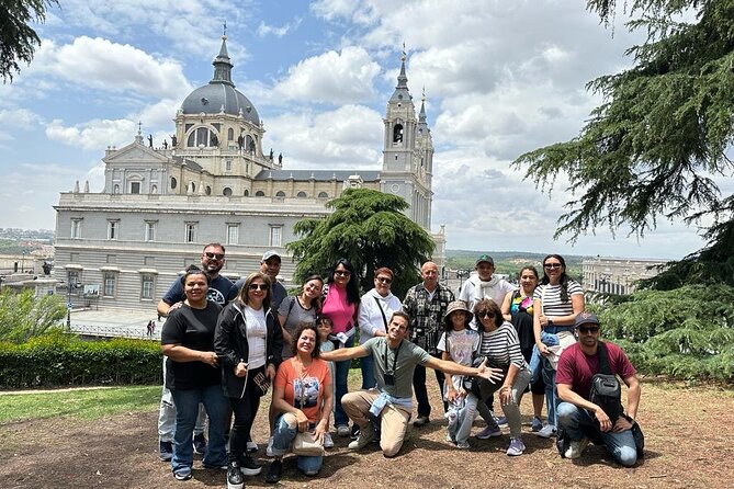 Inquisition, The Executioner, Witches, Expulsion Jews and Muslims - Starting at Iglesia de Santa Cruz