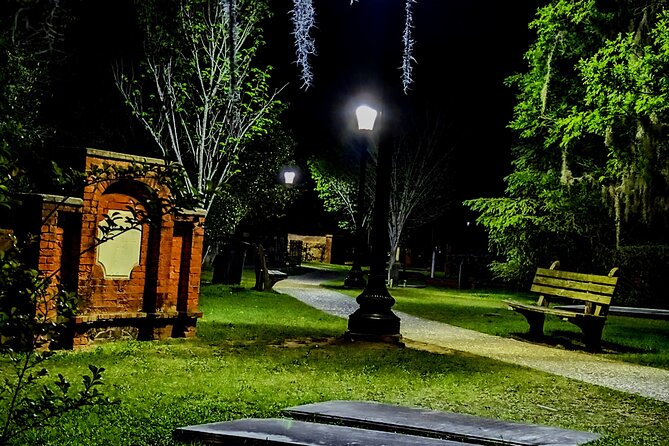 Interactive Paranormal Ghost Walking Tour in Savannah Georgia - Why this Savannah ghost walk feels different