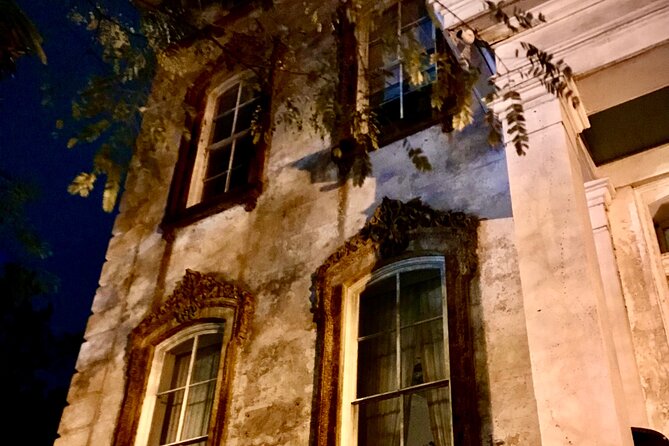 Interactive Paranormal Ghost Walking Tour in Savannah Georgia - Wright Square, Savannah’s hanging square