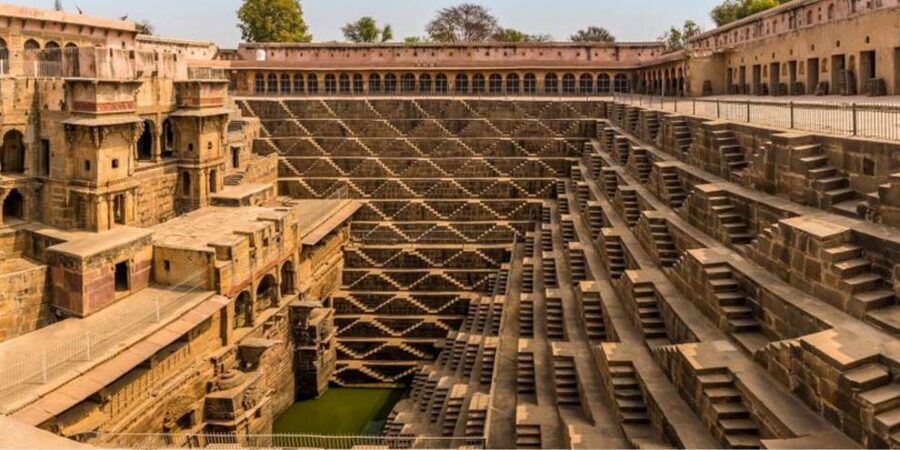 Jaipur: Haunted Bhangarh Fort and Abhaneri Stepwell Day Trip - What the guide adds at Abhaneri