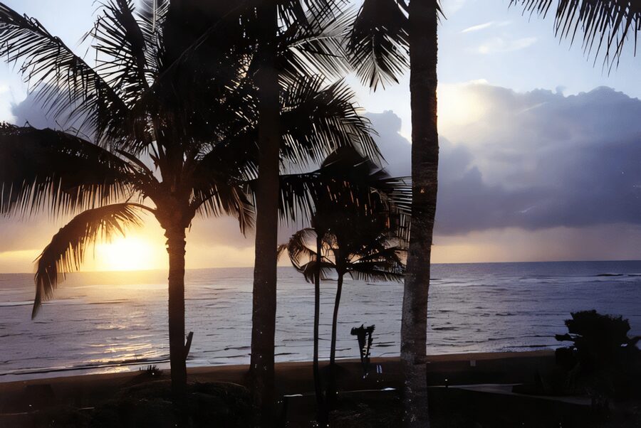 Kailua-Kona: Haunted History Ghost Walking Tour - Hulihe‘e Palace and Kona’s royal shoreline