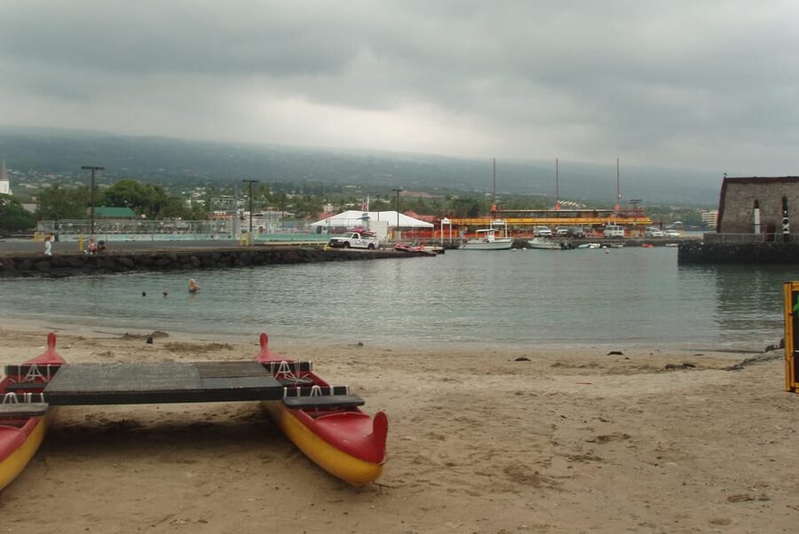 Kailua-Kona: Haunted History Ghost Walking Tour - Moku‘aikaua Church and old and new miracles