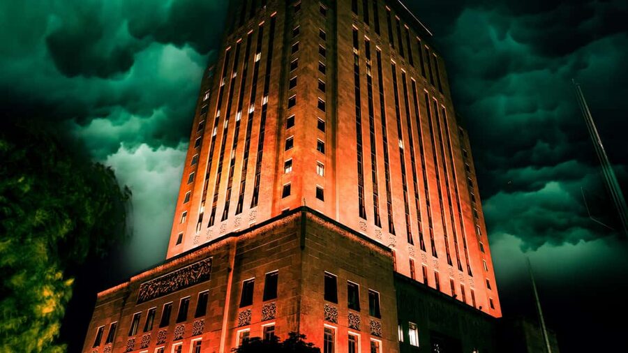 Kansas City: Wraiths & Whiskey Ghost Tour - The Coates Hotel, haunted ground without interior access