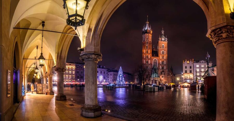 Krakow: Evening Walking Tour with Spooky Stories - Key points at a glance