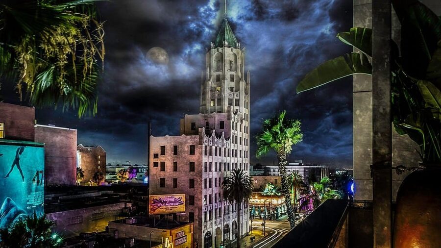 LA: Ultimate Dead of Night Walking Ghost Tour - The guide makes or breaks the evening