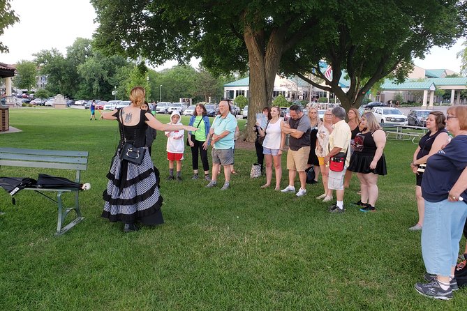 Lake Geneva Ghost Walk - Walking conditions and what to wear