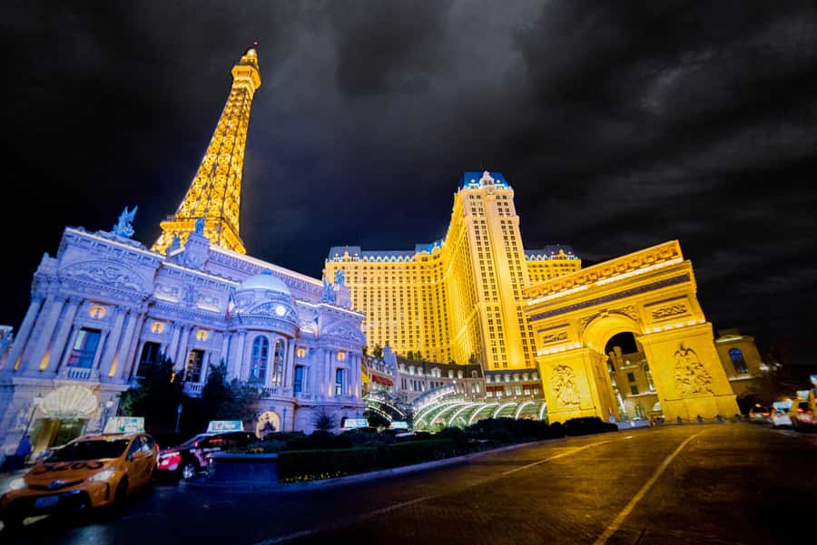 Las Vegas: Gangsters, Glitz, and Gore Ghost Tour - Wynn, The Venetian, and the polished face of Sin City