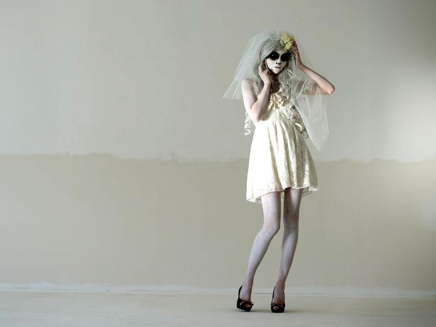 Las Vegas: Haunted House Wedding Ceremony + Photography - A Haunted House Chapel Instead of a Standard Las Vegas Wedding