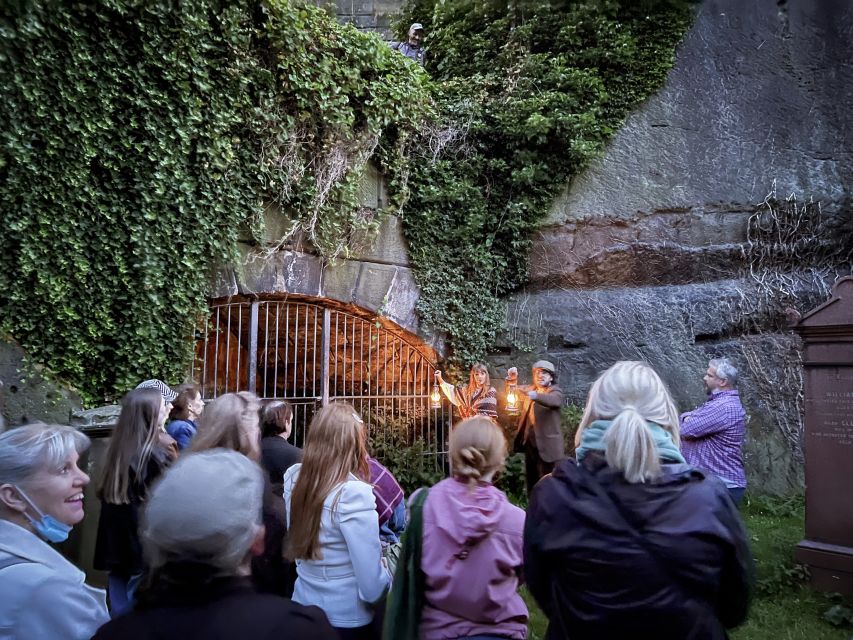 Liverpool: St James' Cemetery Historical Ghost Tour - What happens inside the cemetery