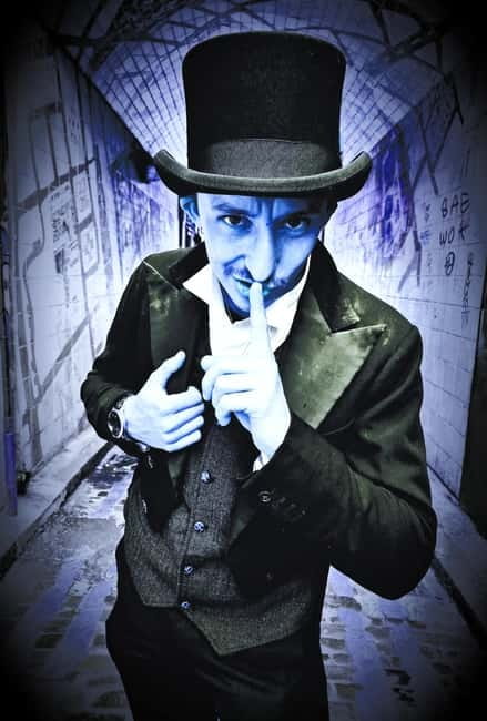 London: Dr Blood's Immersive Jack the Ripper Walking Tour - Practical tips for a better evening