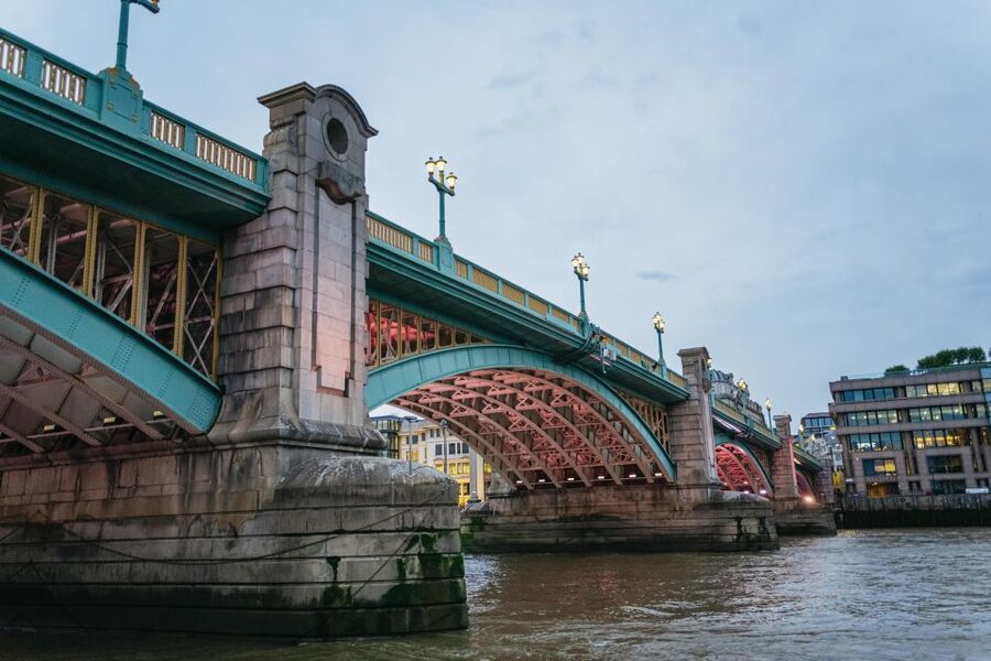 London: Ghost Walk and River Thames Boat Ride - The Thames boat ride is both a highlight and a pause