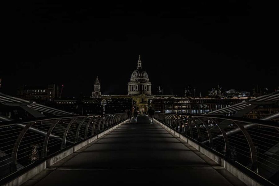 London: Ghosts, Legends & Mysteries Night Walking Tour - Key points at a glance