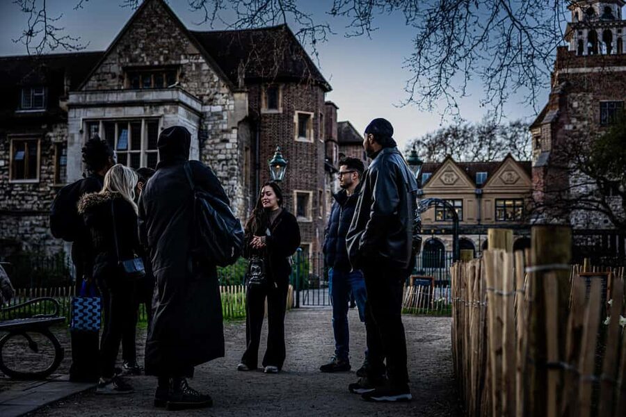 London: Ghosts, Legends & Mysteries Night Walking Tour - Millennium Bridge and the Blackfriars crime story