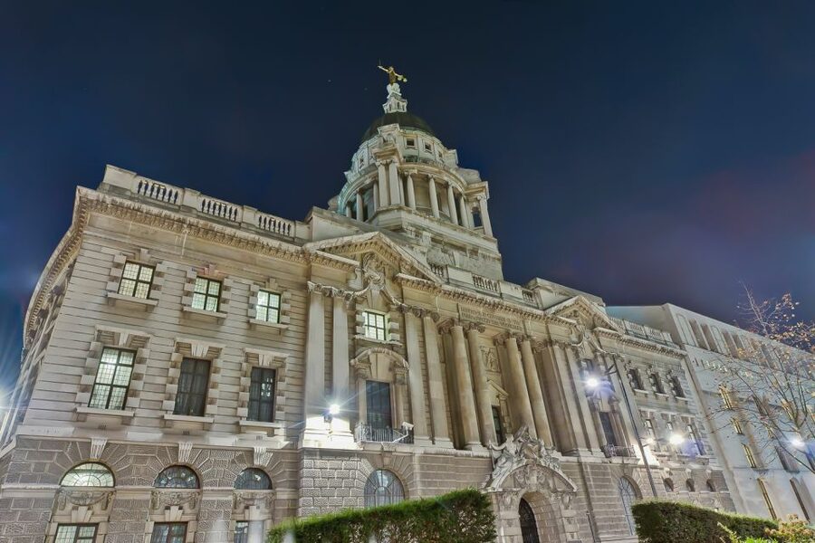 London: Jack The Ripper and Sherlock Holmes Bus Tour - The coach ride begins with London’s grandest sights