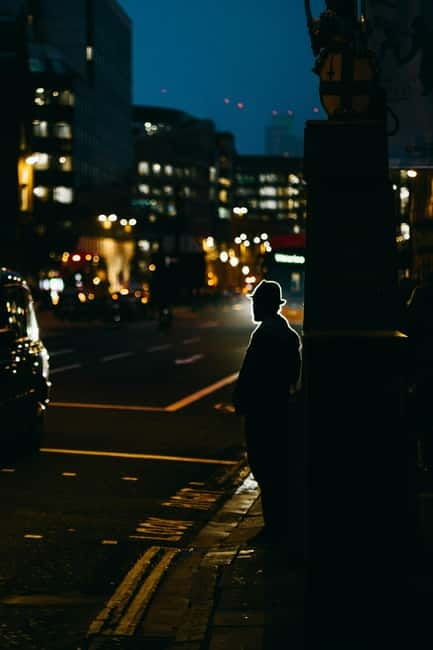 London: Jack the Ripper Tour and Underground Prison in Spanish - Key points to know before booking