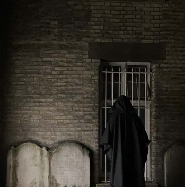 London: Jack the Ripper Tour and Underground Prison in Spanish - From Aldgate to the streets of Jack the Ripper
