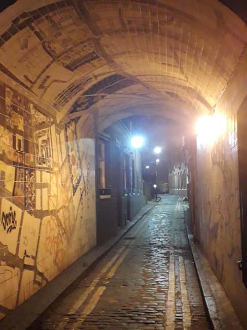 London: Jack the Ripper Tour in French - The opening walk through Whitechapel