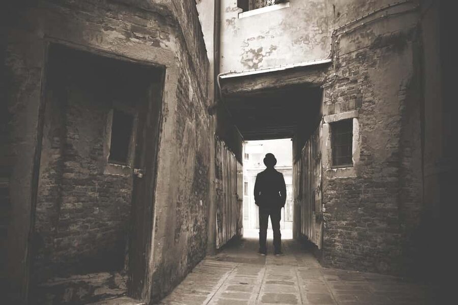 London: Jack the Ripper Walking Tour - Starting at Tower Hill with Victorian Whitechapel in view