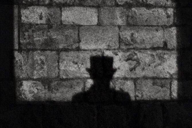 London's Ghosts & Gruesome Past Nighttime Walking Tour - Cloth Fair and the grim social life around executions