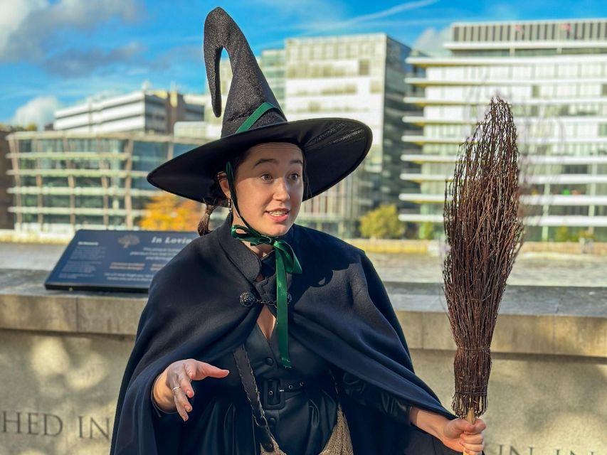 London: Witches and History Bankside Walking Tour - Guide style and group atmosphere
