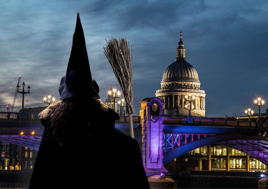 London: Witches and History Bankside Walking Tour - The Clink and Bankside’s darker side