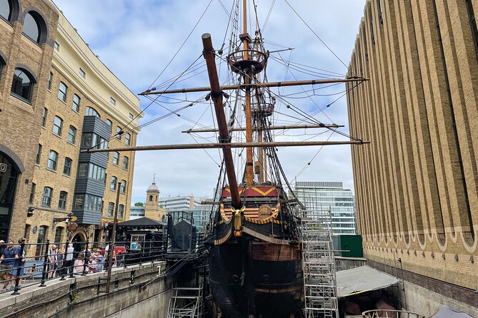 London Witches and History Walking Tour - Shakespeare’s Globe and the witch behind a play