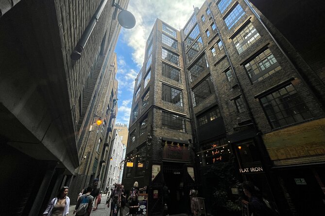 London Witches and History Walking Tour - Borough Market and the first taste of old London