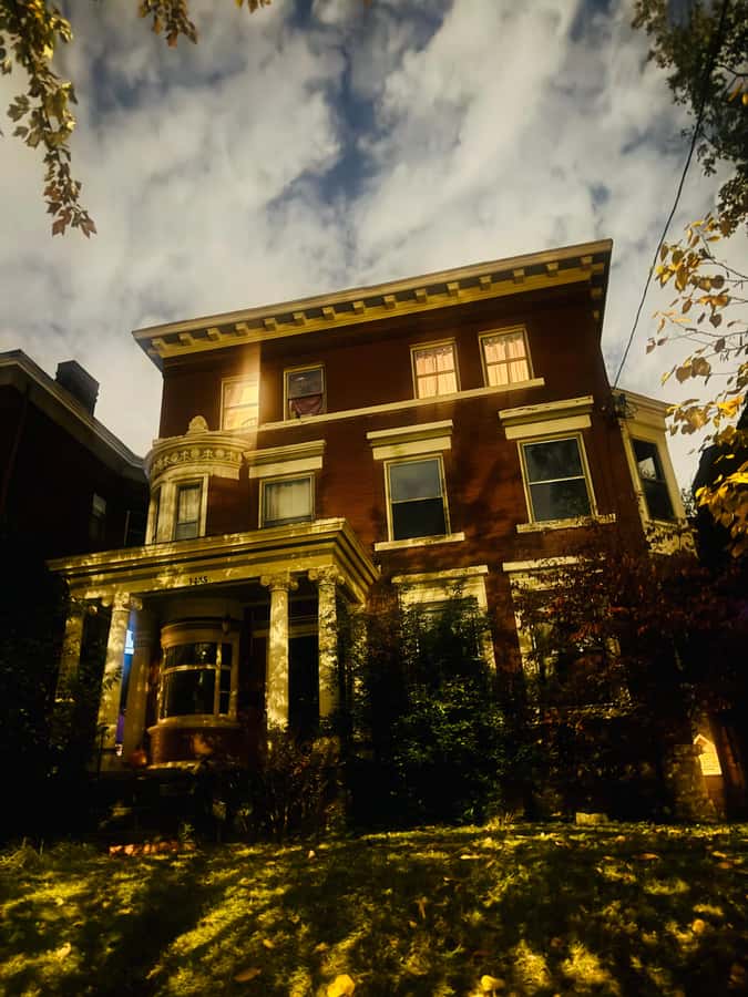 Louisville: Old Louisville Walking Ghost Tour - Millionaires Row, Central Park, and the architecture between stops