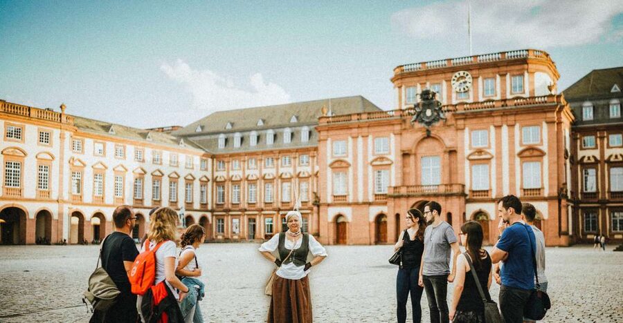 Mannheim, guided costume tour: Hangmen, Witches, Huguenots - What blood judgment tells you about old law
