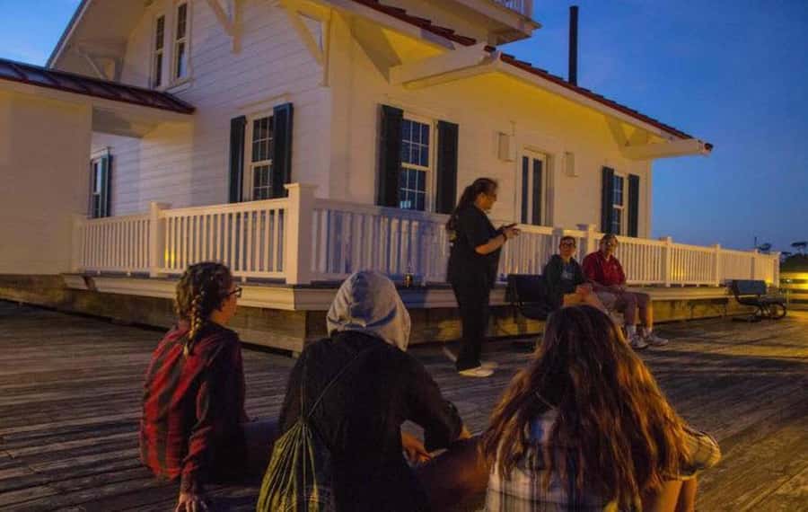 Manteo: Outer Banks Ghost Walking Tour - BJ and Tamera bring different touches