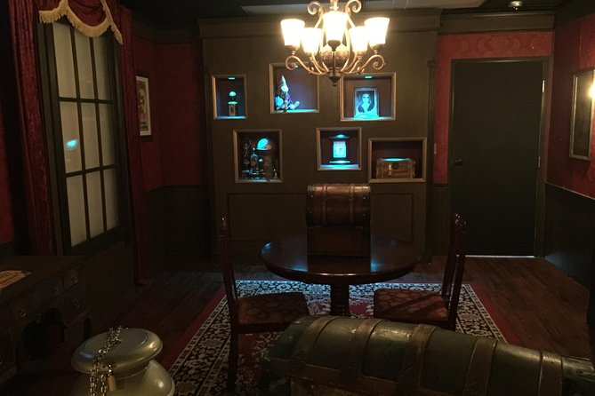 Master Of Illusions Magic & Paranormal Escape Room at Extreme Escape San Antonio - A Good Choice for Coworkers and Couples