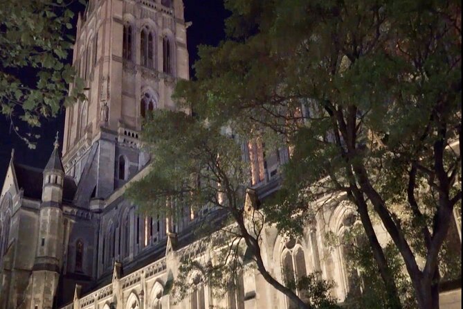 Melbourne Ghost Tour - Guides who carry the evening