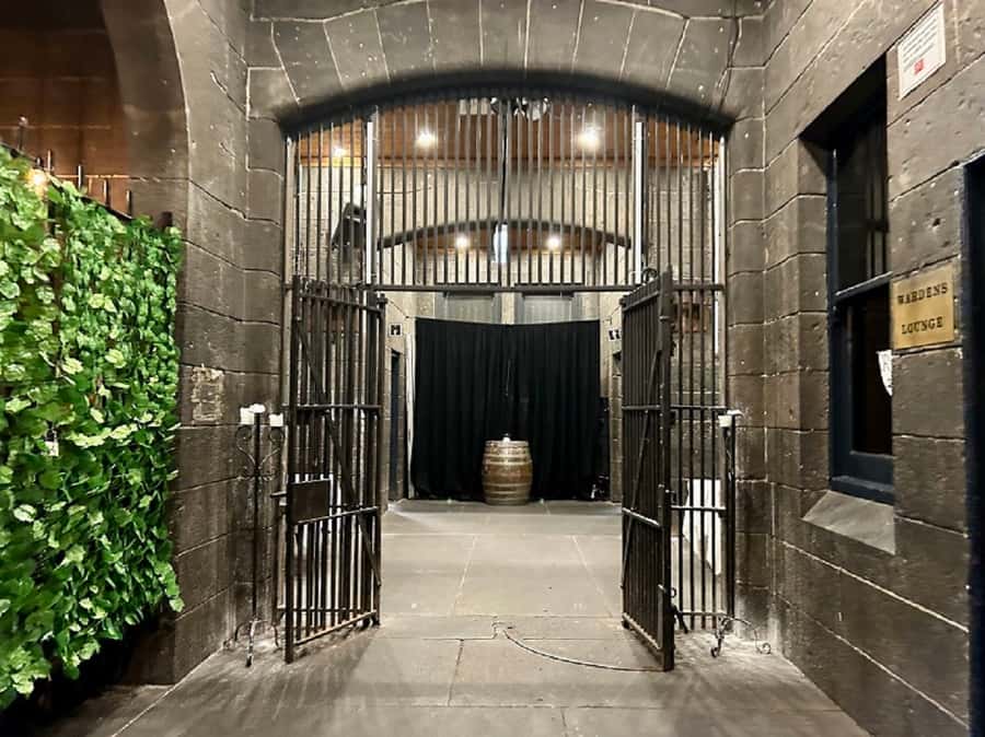 Melbourne: Spirits and Ales Haunted Pub Walking Tour - A former police station and an unsolved murder