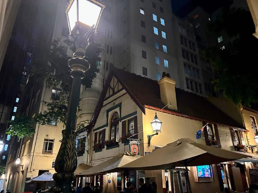 Melbourne: Spirits and Ales Haunted Pub Walking Tour - Melbourne’s oldest pub and a scandalous romance