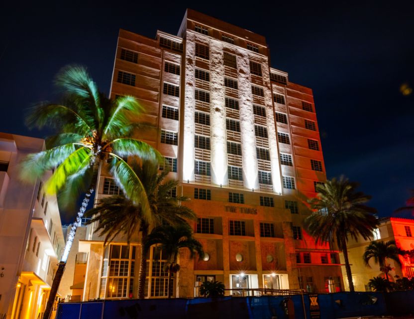 Miami: Ghosts, Boos and Booze Haunted Pub Crawl - Meeting at the Art Deco Welcome Center