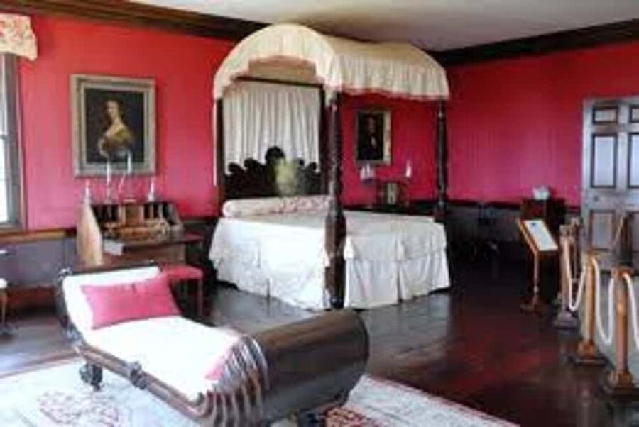 Montego Bay City and Rose Hall Haunted House Tour - The Hip Strip and Ironshore homes