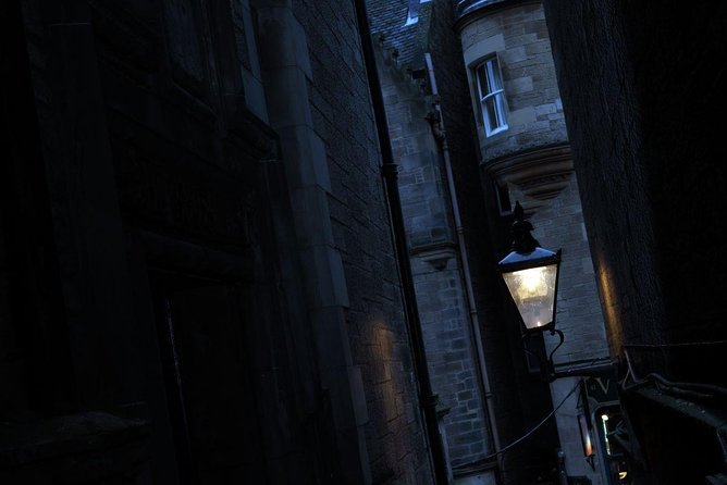 Multi-Sensory Night Walking Tour with Haunted Vaults in Edinburgh - What the tour does well