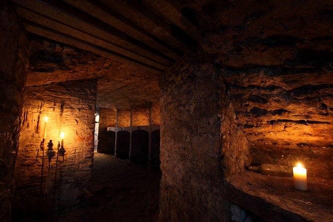 Multi-Sensory Night Walking Tour with Haunted Vaults in Edinburgh - Why the guide matters more than the route