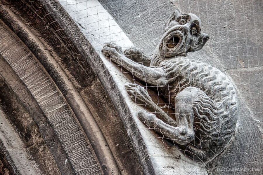 Munich: Spooky Tour of Old Town in German - Following the tracks of hangmen and grave-diggers
