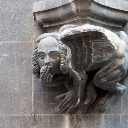 Munich: Spooky Tour of Old Town in German - Witches, demons, and cursed places