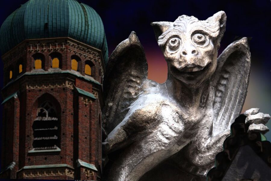 Munich: Spooky Tour of Old Town in German - Weather, walking, and practical fit