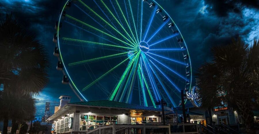Myrtle Beach: Ghosts and Pirates Haunted City Walking Tour - Meeting your guide at Peaches Corner