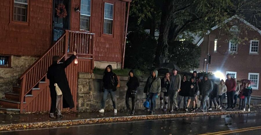 Mystic: Guided Ghost Tour of Downtown Mystic at Night - Fires, murders, and the turn of the century