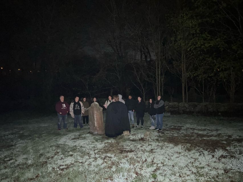 Mystic: Guided Graveyard Ghost Tour by Moonlight - Epidemics, vampires, and New England fear