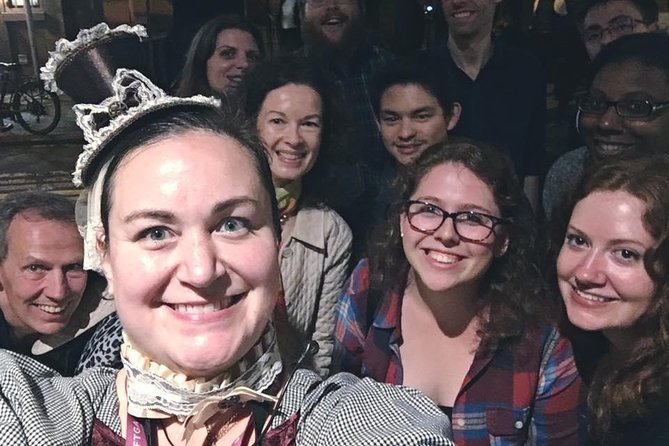 New Haven's Ghost Walk - New Haven after dark, with old stories in the center