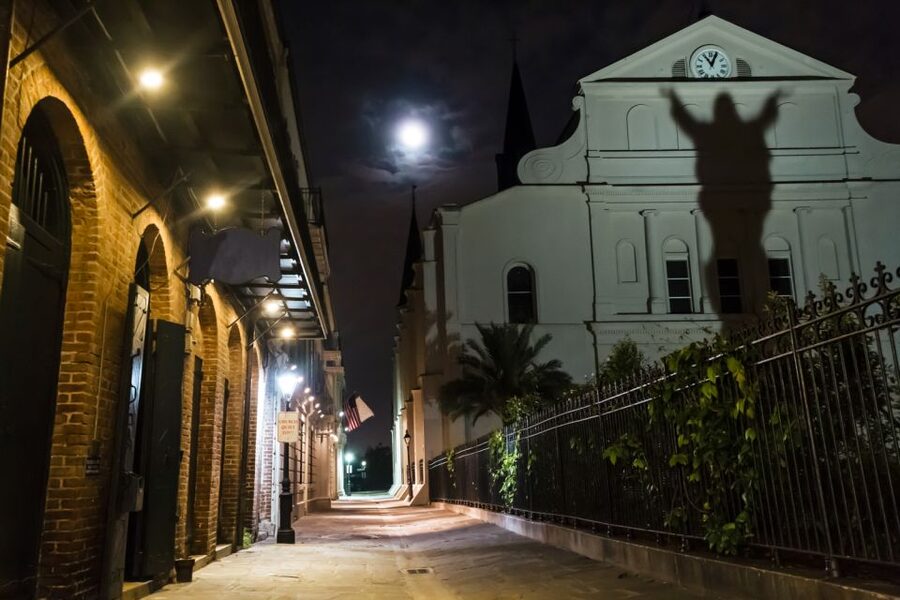 New Orleans: 2-Hour Ghosts & Vampires Walking Tour - Starting at the Voodoo Lounge on Rampart Street