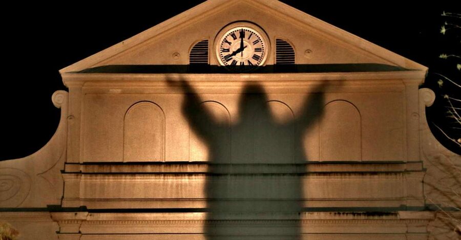 New Orleans: 5 in 1 Ghost & Mystery Evening Tour - Ghosts and the buildings that carry the stories