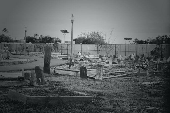 New Orleans Cemetery Bus Tour with Exclusive Cemetery Access - How the two-hour schedule really works