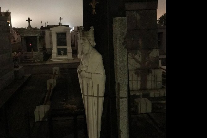 New Orleans Dead of Night Ghosts and Cemetery Bus Tour - What the ghost element really delivers