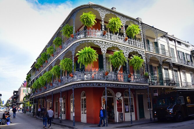 New Orleans Drunken Voodoo, Mystery, Paranormal, Supernatural and History Tour - Guide style and group atmosphere